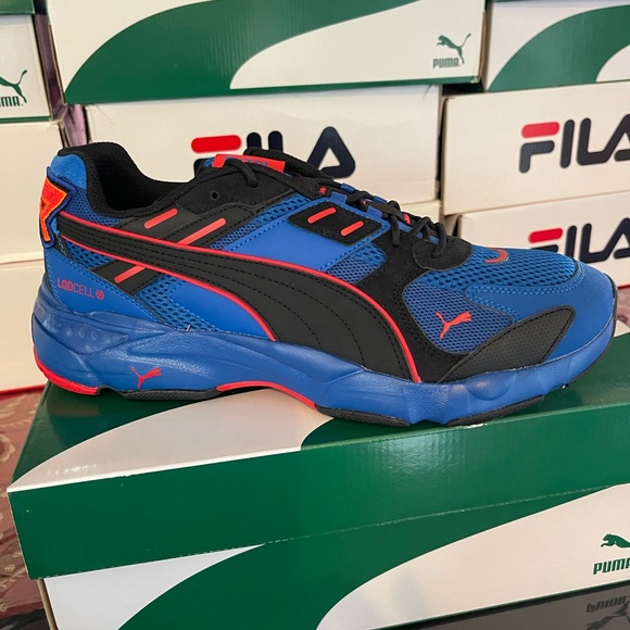 Mens Pumas size 12 - Picture 1 of 5